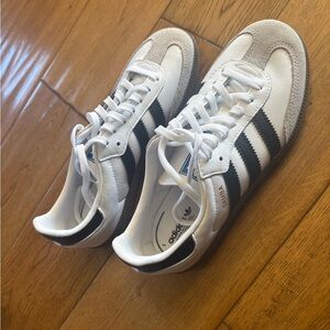 Adidas Kid's White and Black Classic Sambas